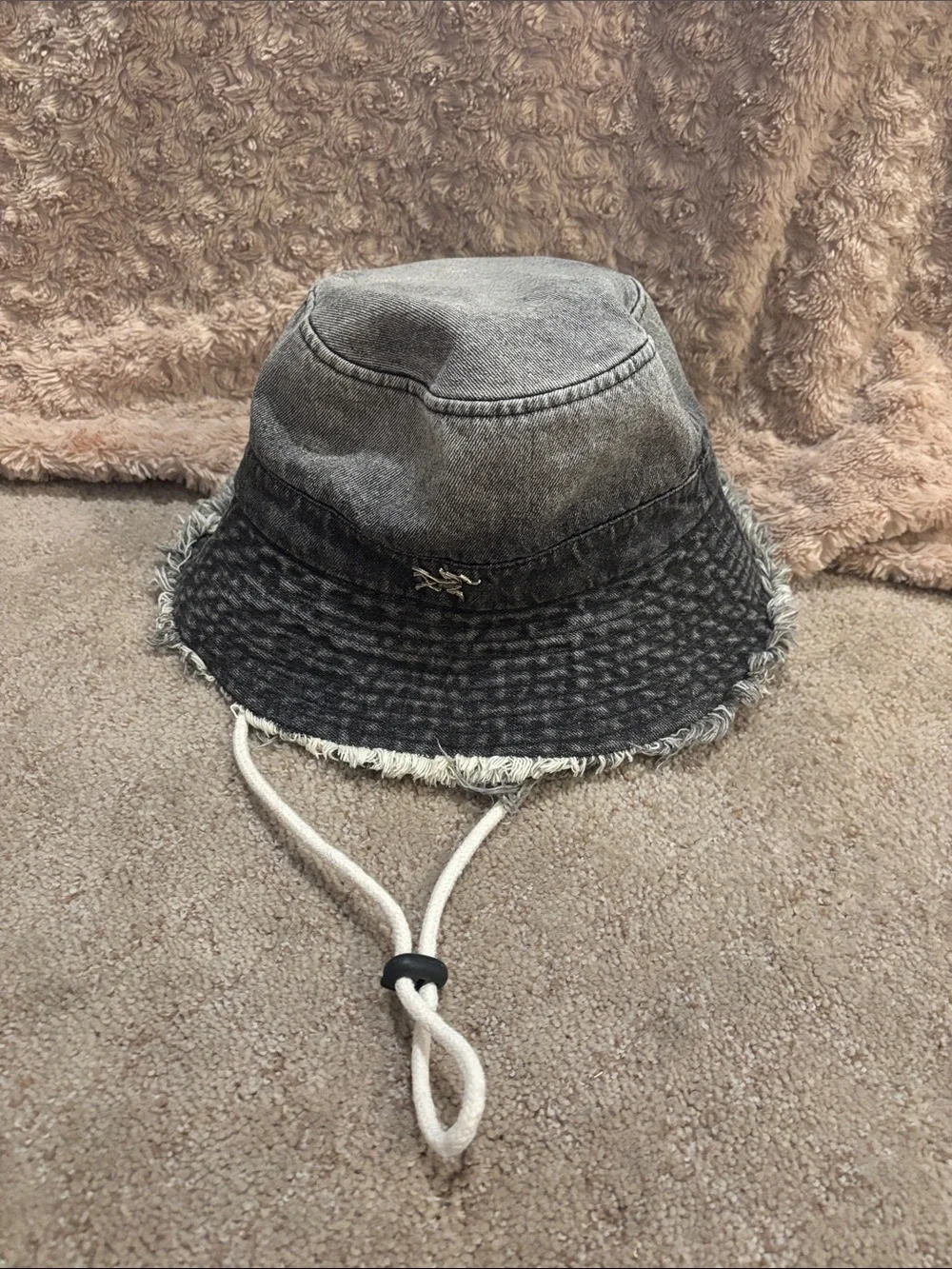 Jean bucket hat used once